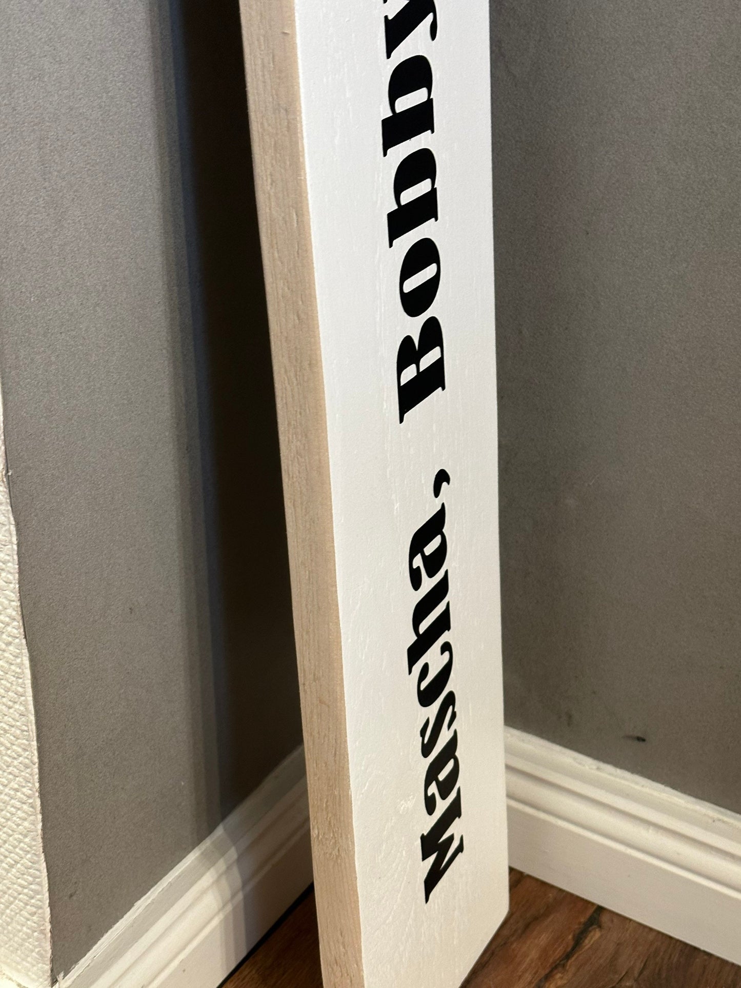 Personalisierte Holzlatte Brett 100cm mit Ihrem Namen oder Wunschtext, Heimathafen Lieblingsinsel Koordinaten Datum Hochzeit Jubiläum