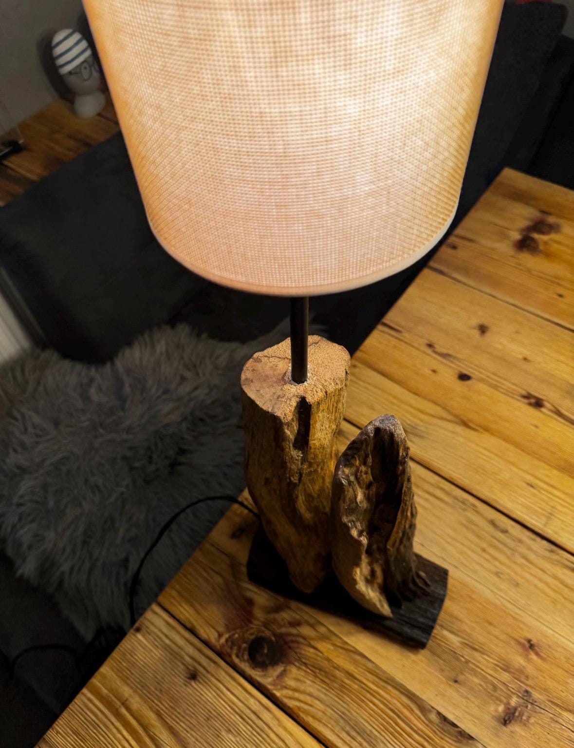 Lampe aus Treibholz, Unikat, Tischlampe maritim, Holzlampe, individuell Geschenk, Tischdeko, Meer, Anker, Heimathafen