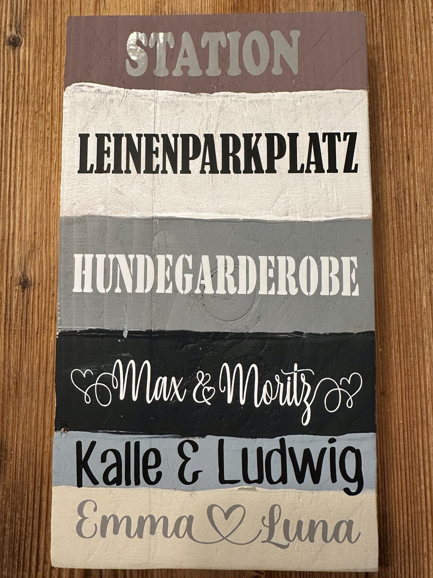 Leinenparkplatz Hund personalisiert – Dogstation aus Holz mit Namen & Rassesymbol – Geschenk Hundebesitzer