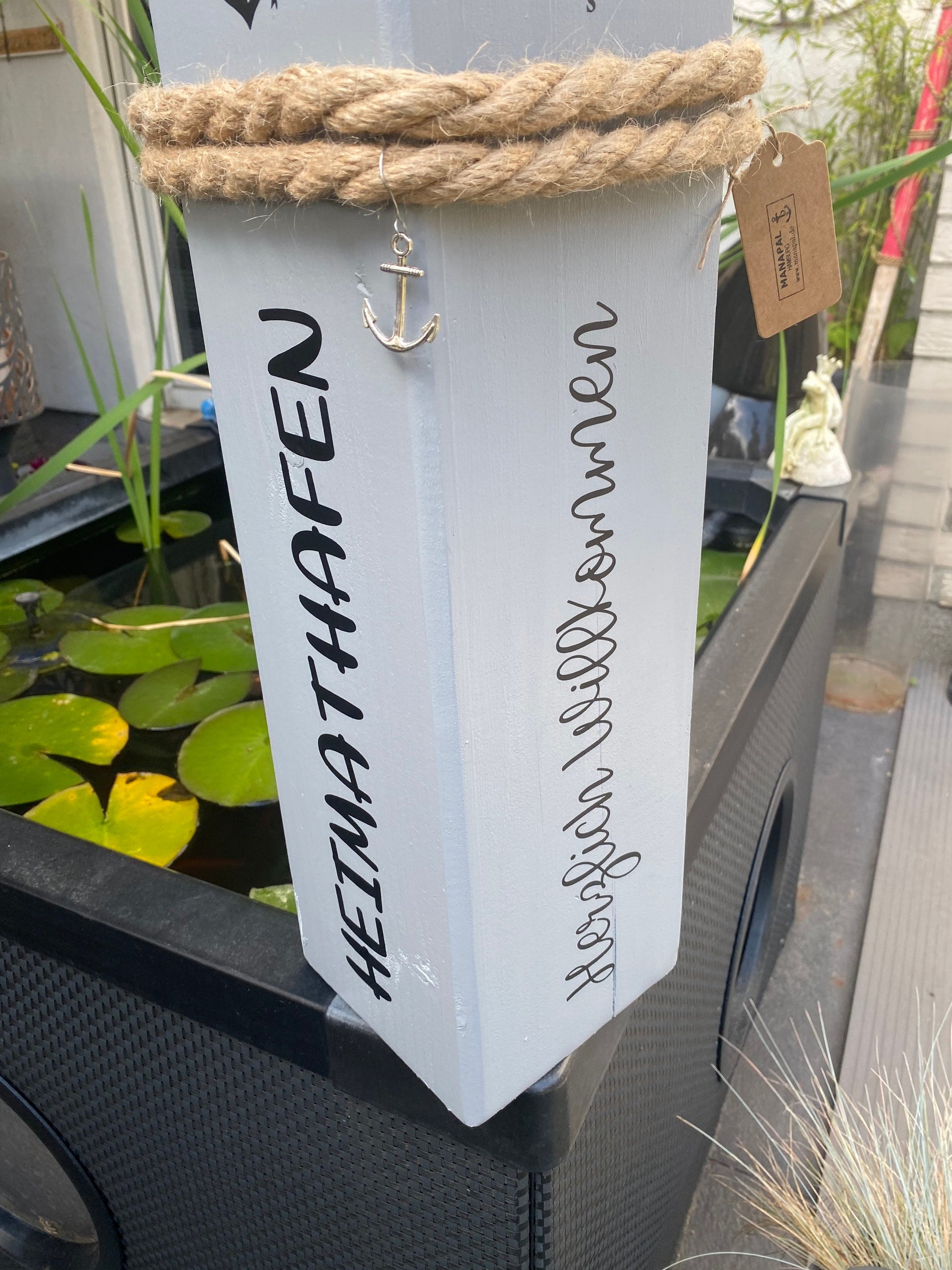 Heimathafen Herzlich Willkommen grau Windrose Kompass Poller Holz Anker Stele Dalben Gartendeko maritim Heimathafen Manapal
