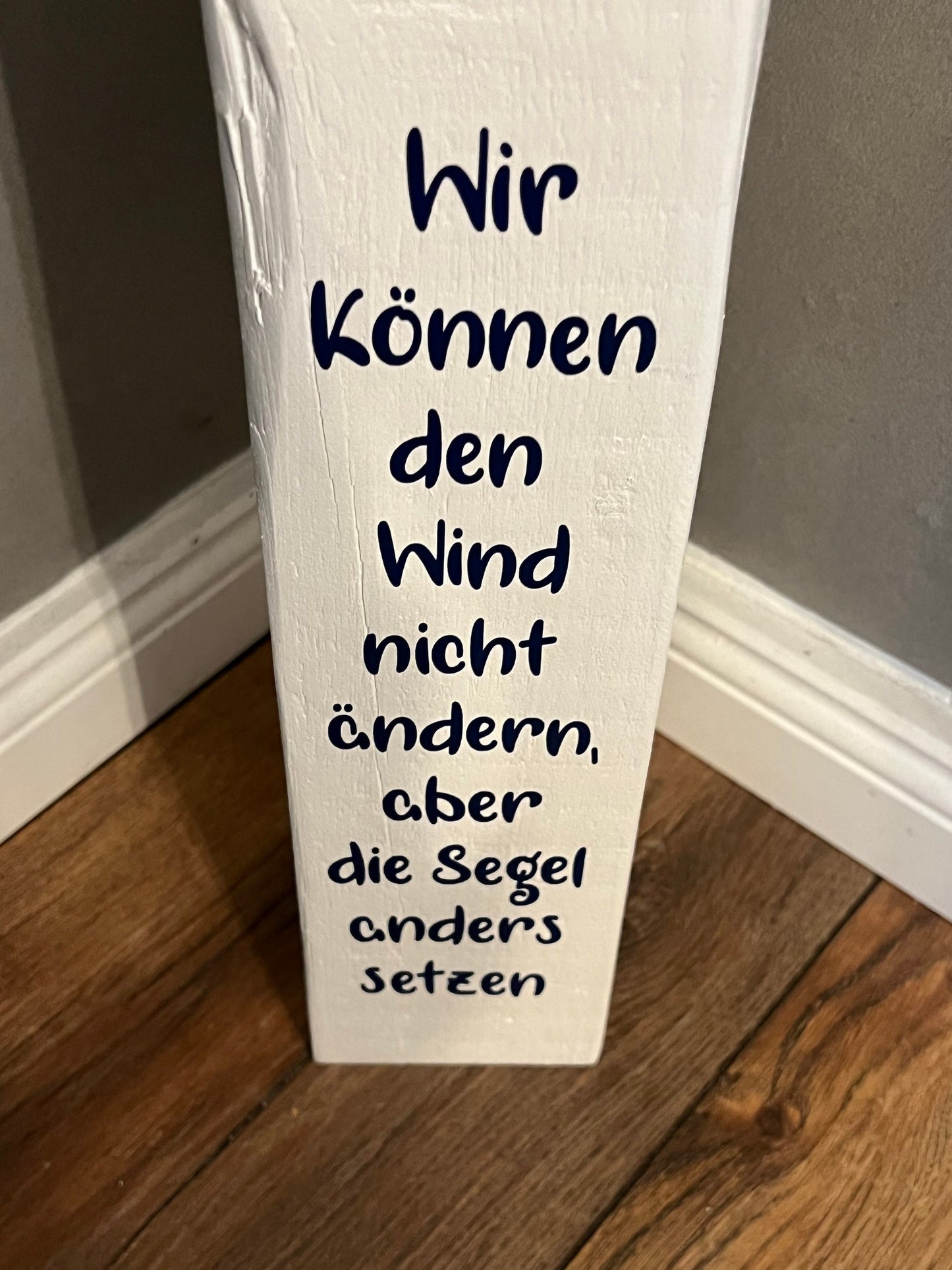 Wind Segel Spruch blau weiß Heimathafen Anker Windrose Möwen Dekosäule Poller Holz Anker Stele Dalben Gartendeko maritim Heimathafen