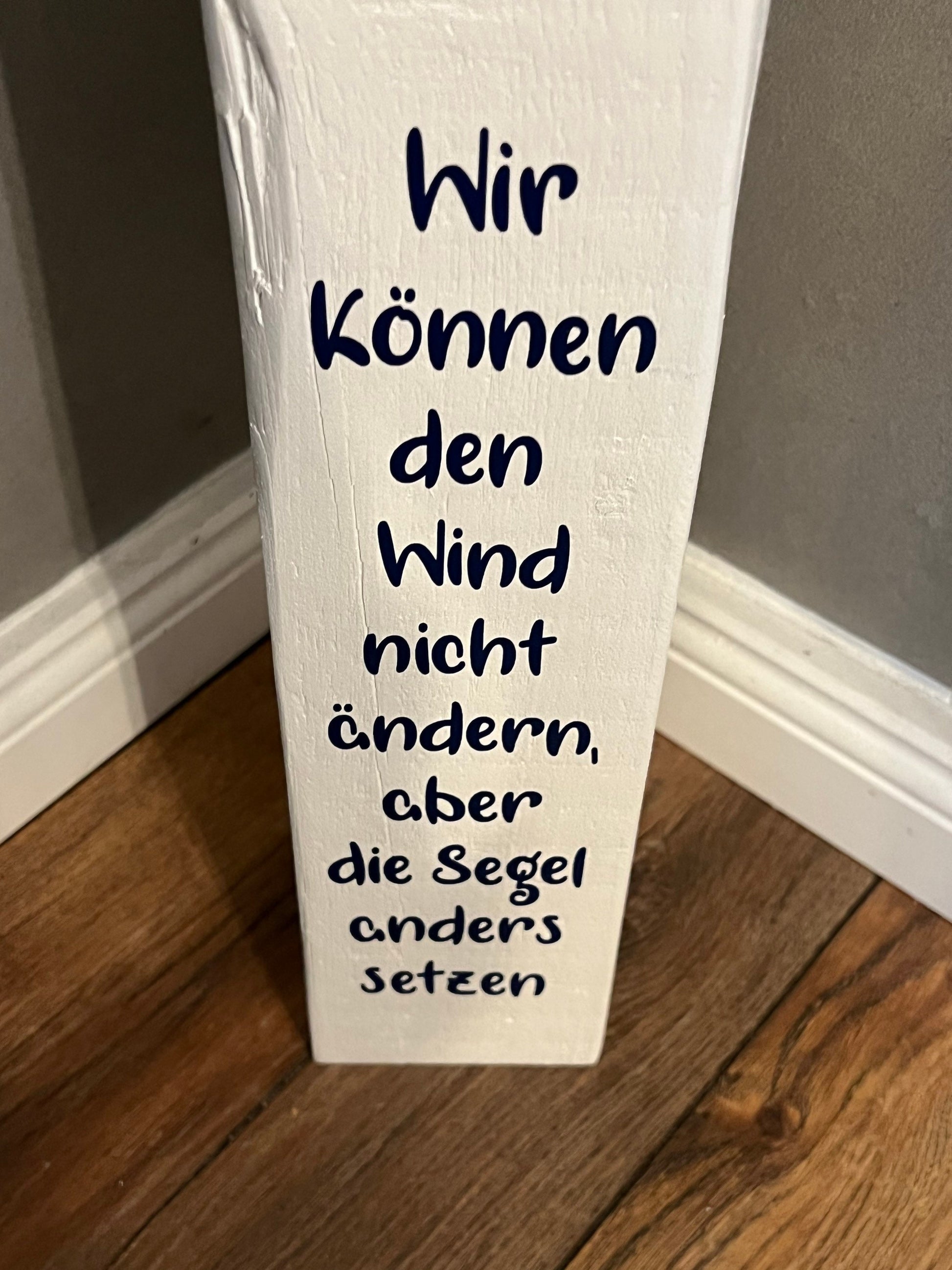 Wind Segel Spruch blau weiß Heimathafen Anker Windrose Möwen Dekosäule Poller Holz Anker Stele Dalben Gartendeko maritim Heimathafen