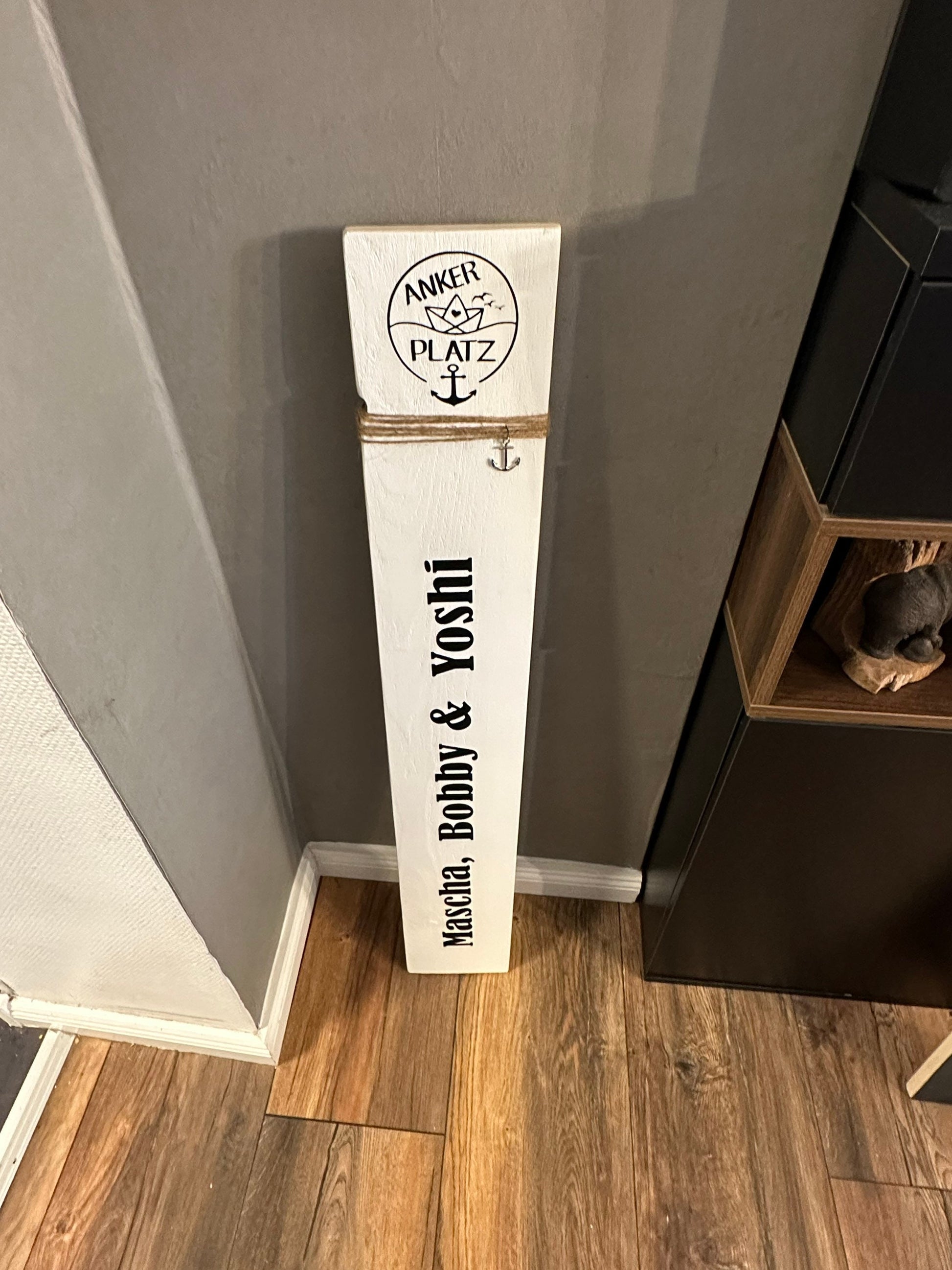 Personalisierte Holzlatte Brett 100cm mit Ihrem Namen oder Wunschtext, Heimathafen Lieblingsinsel Koordinaten Datum Hochzeit Jubiläum