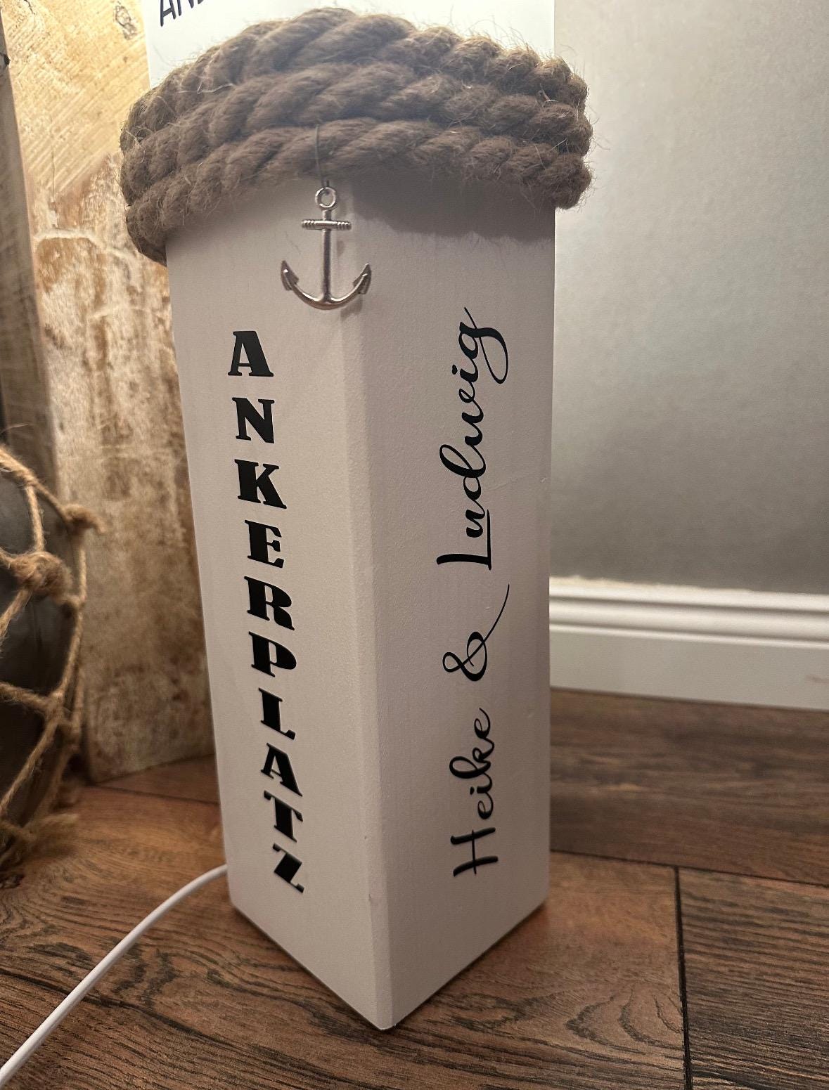 Personalisierte Lampe mit Ihrem Namen oder Wunschtext, verschiedene Höhen, individuell Heimathafen Lieblingsinsel Koordinaten Hochzeit