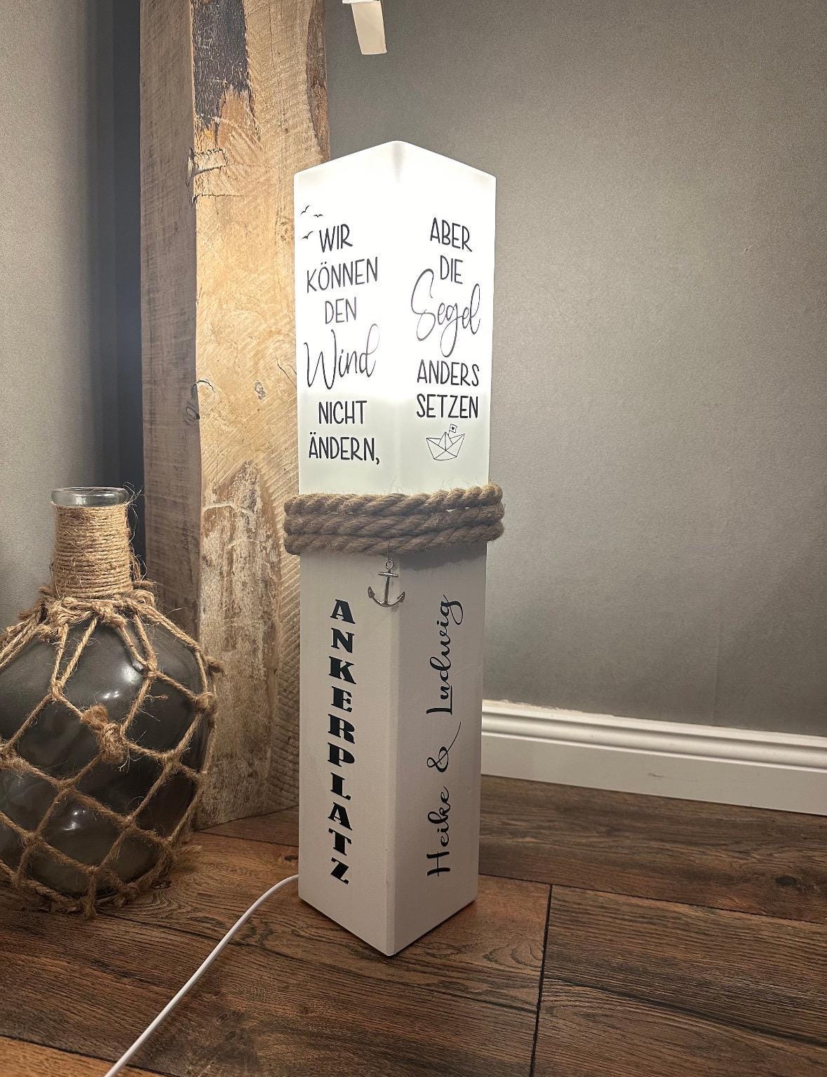 Personalisierte Lampe mit Ihrem Namen oder Wunschtext, verschiedene Höhen, individuell Heimathafen Lieblingsinsel Koordinaten Hochzeit