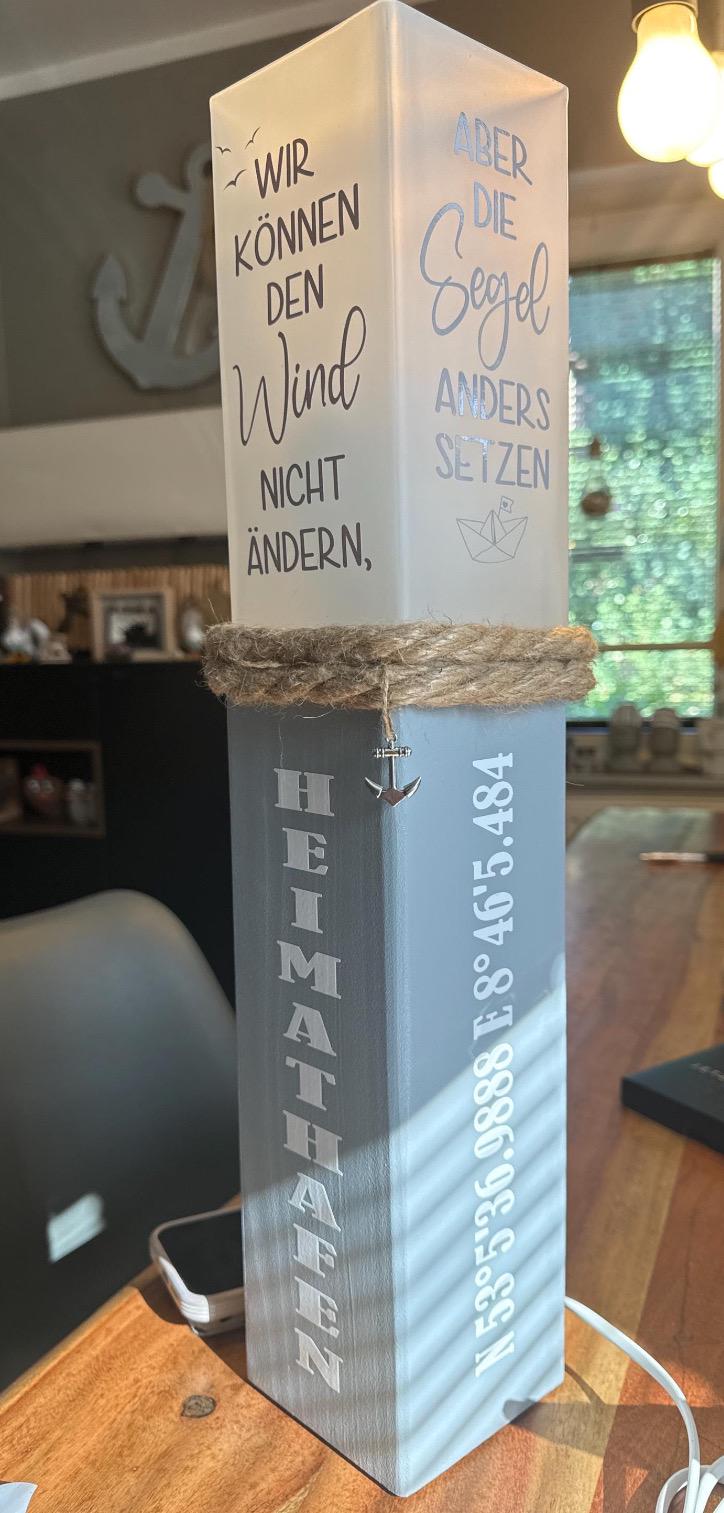Personalisierte Lampe mit Ihrem Namen oder Wunschtext, verschiedene Höhen, individuell Heimathafen Lieblingsinsel Koordinaten Hochzeit