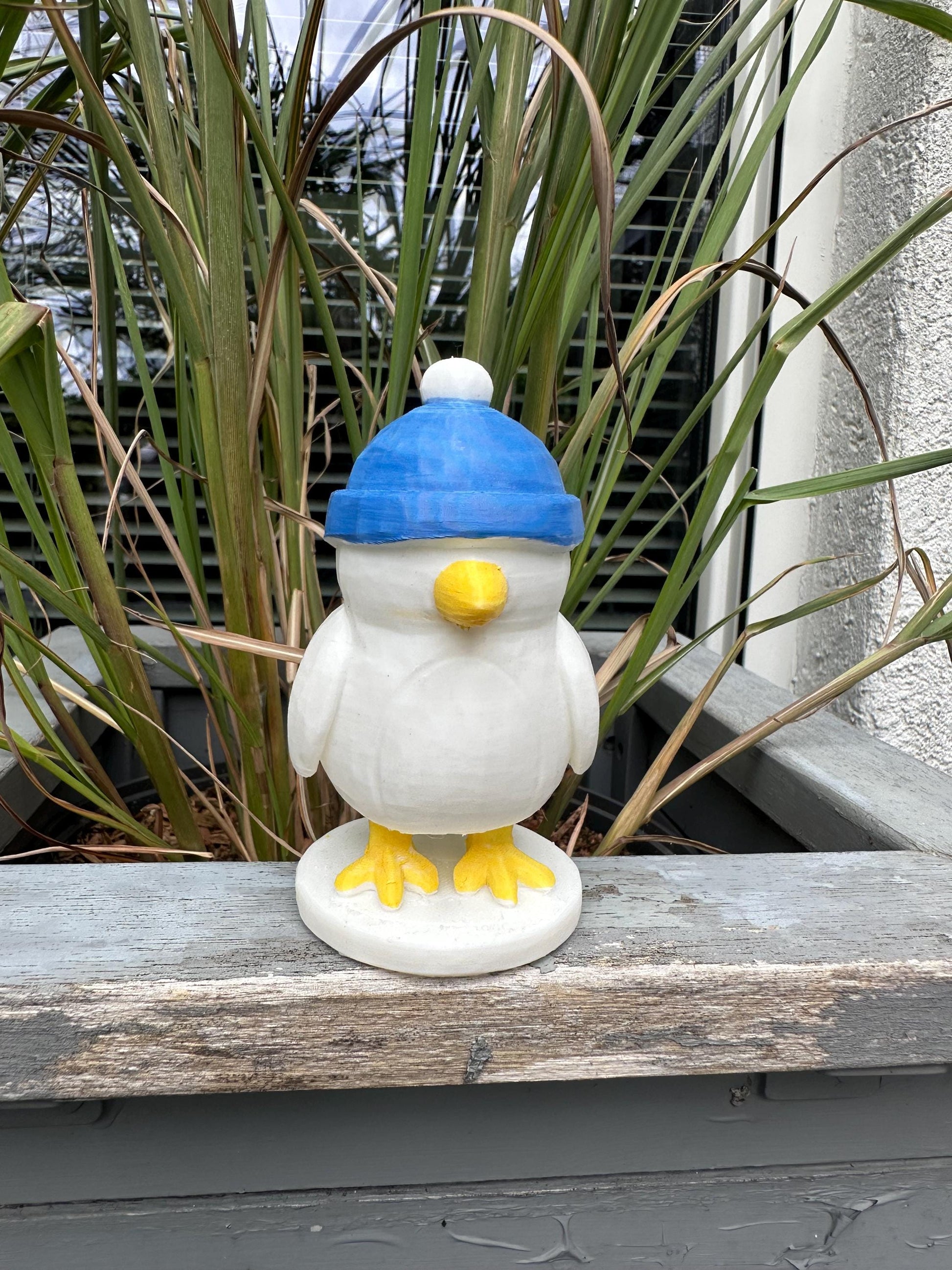 eagull Figurine with Hat | Nautical Coastal Decor Gift | Handmade 3D Printed Seagull Sculpture | Winter & Christmas Home Decoration