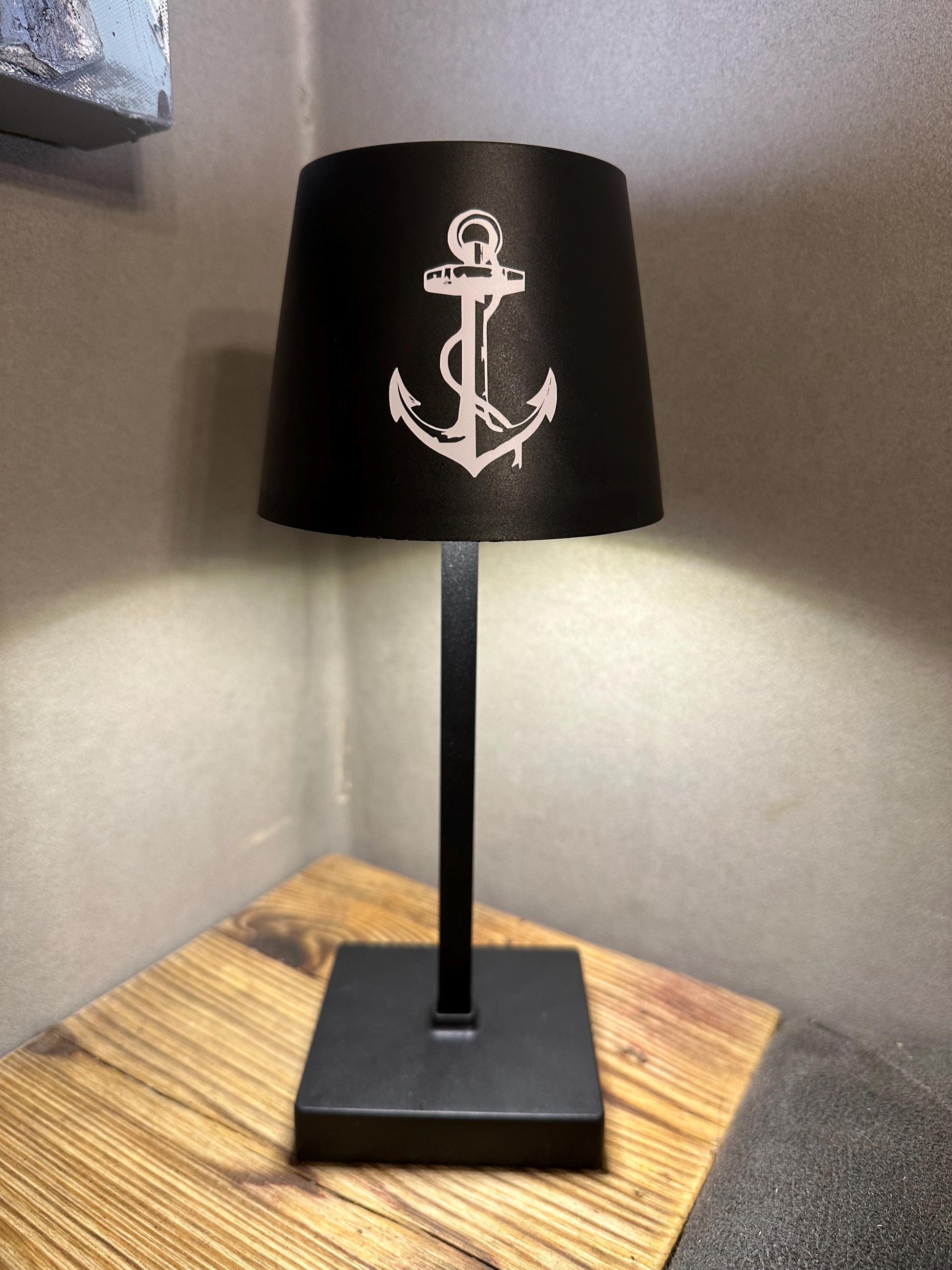 Geschenk zur Einweihung, Mitbringsel, persönliches Geschenk, kleine Lampe zur Dekoration, Tischleuchte, Tischlampe mit Wunschtext, Freunde