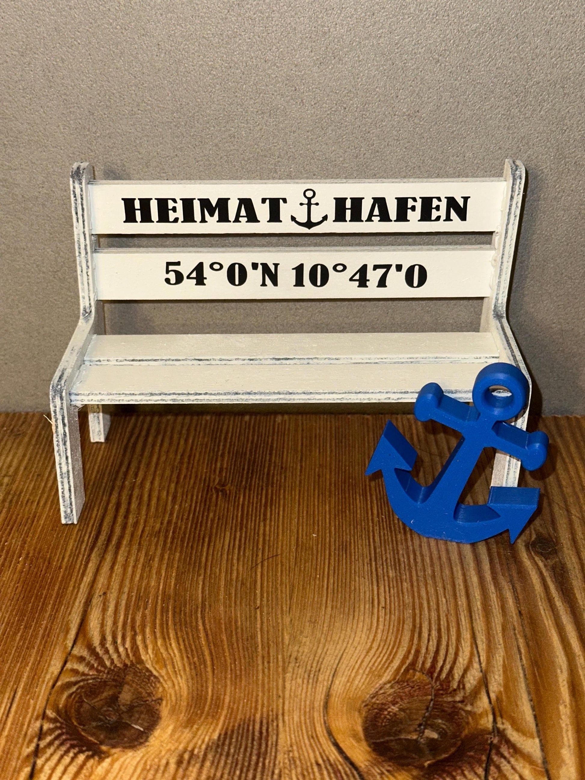 Kleines Geschenk, personalisierbar, Miniatur Gartenbank mit persönlicher Widmung